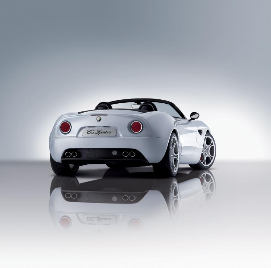  Alfa Romeo 8C Competizione Spider 2008 года  (фото 10 из 12)